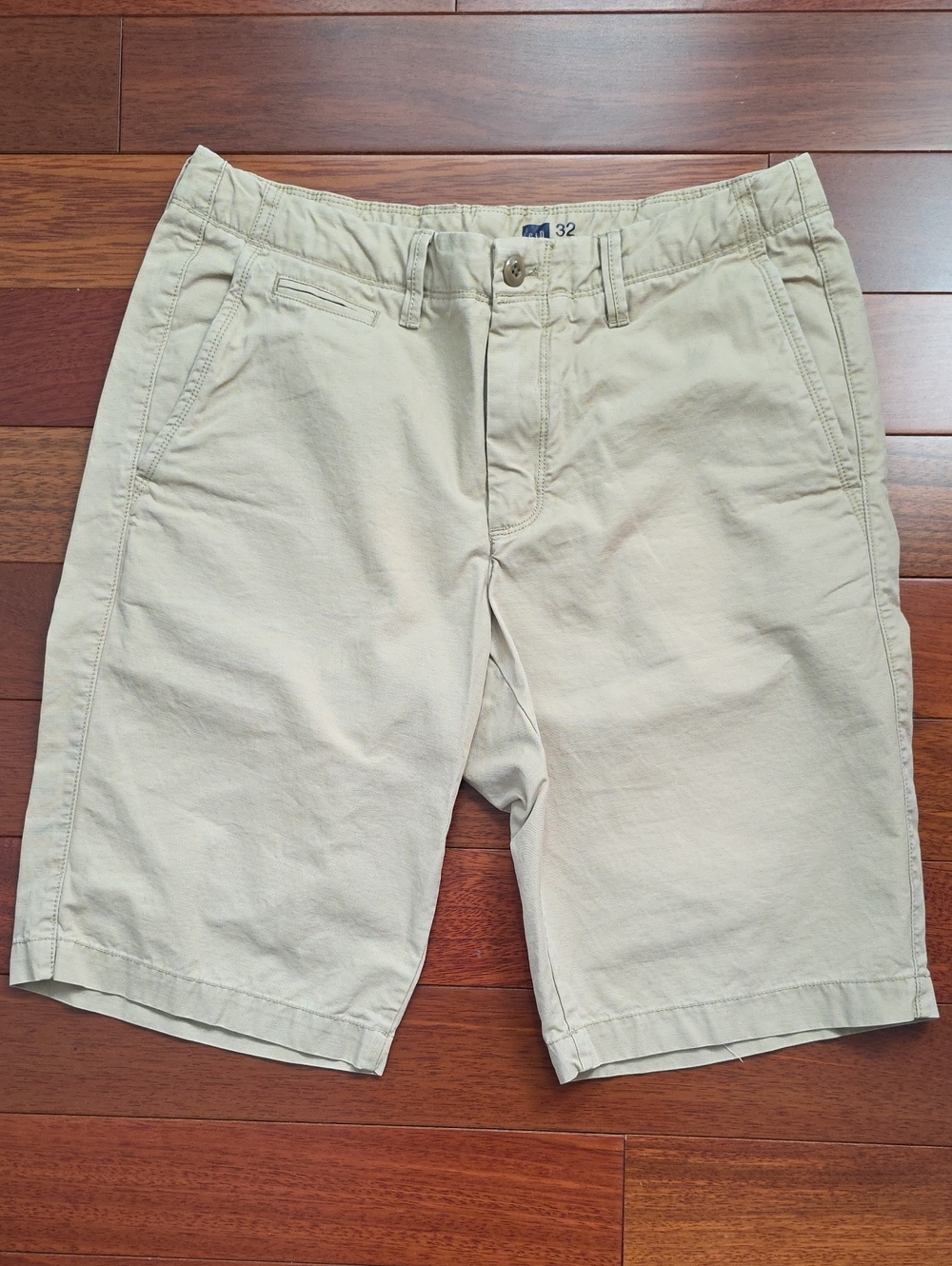GAP Men's Light Khaki Flat-Front Shorts